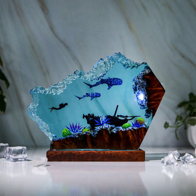 🦈Whale Shark and Diver Epoxy Lamp